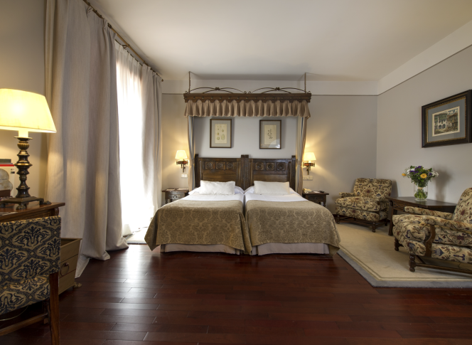 Parador Hotel, Santiago