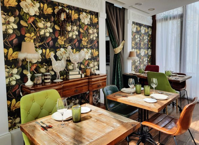 Hotel Restaurant