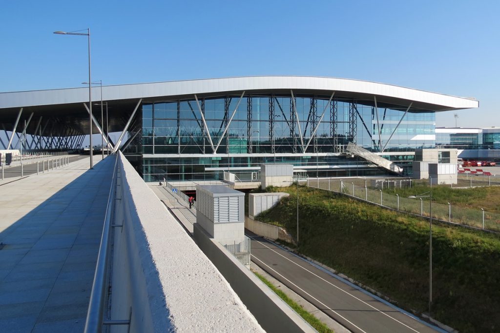 ️ Important Notice Temporary Closure of Santiago Airport (23rd April